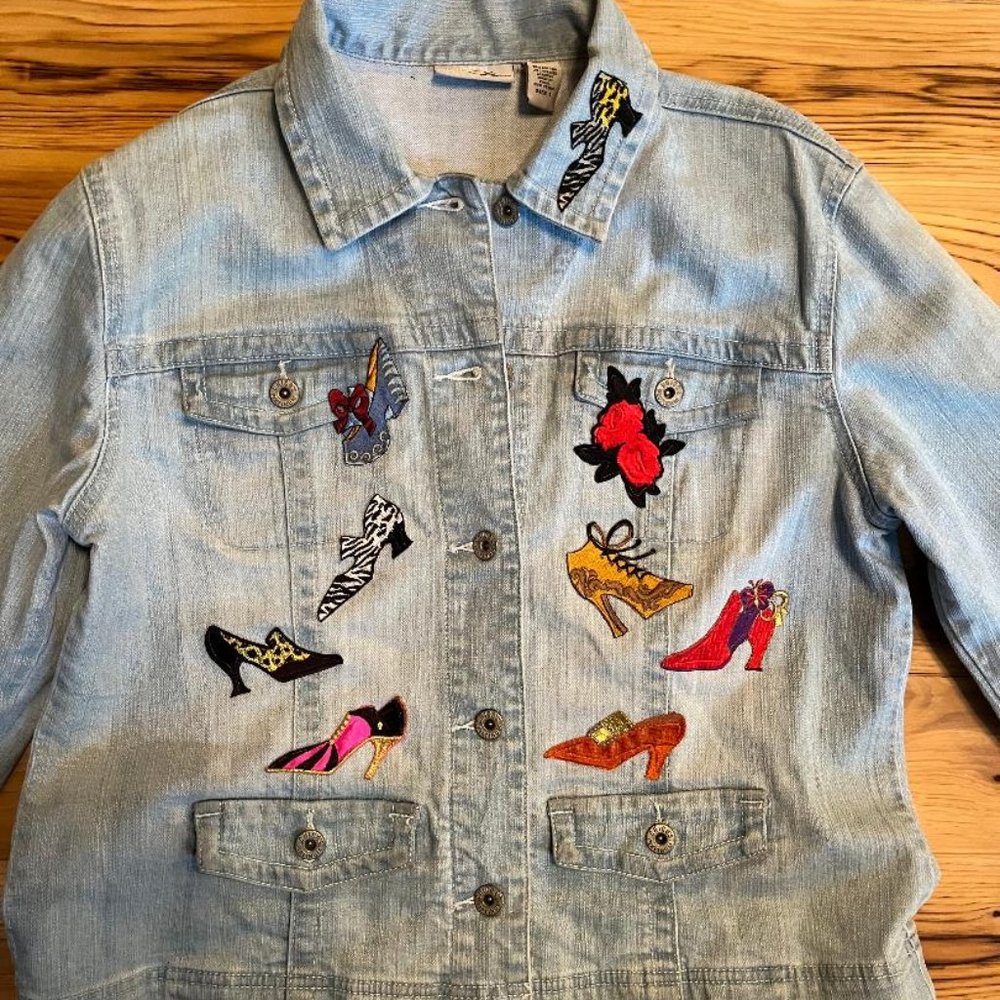 NWOT Size 1 (Medium) Chicos Womens Jean Jacket With Shoe Appliques